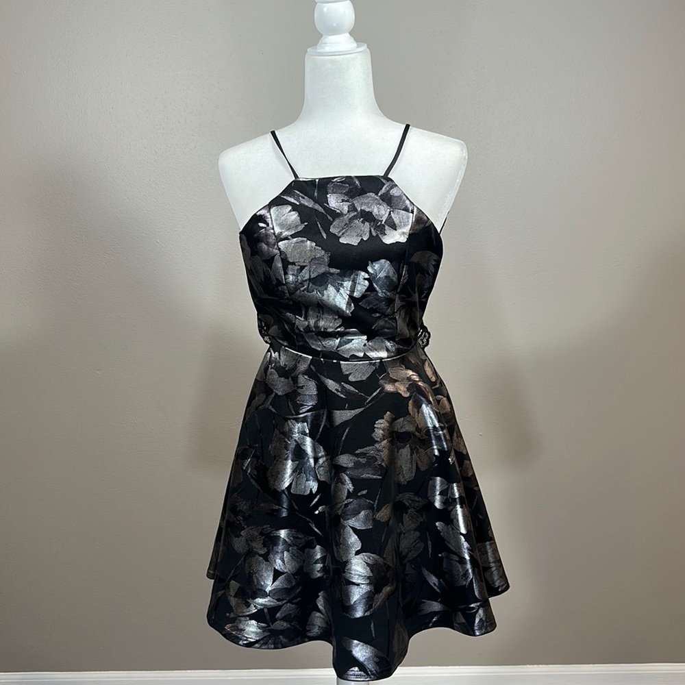 Trac Dry Goods Floral Mini Dress with Lace Open Back